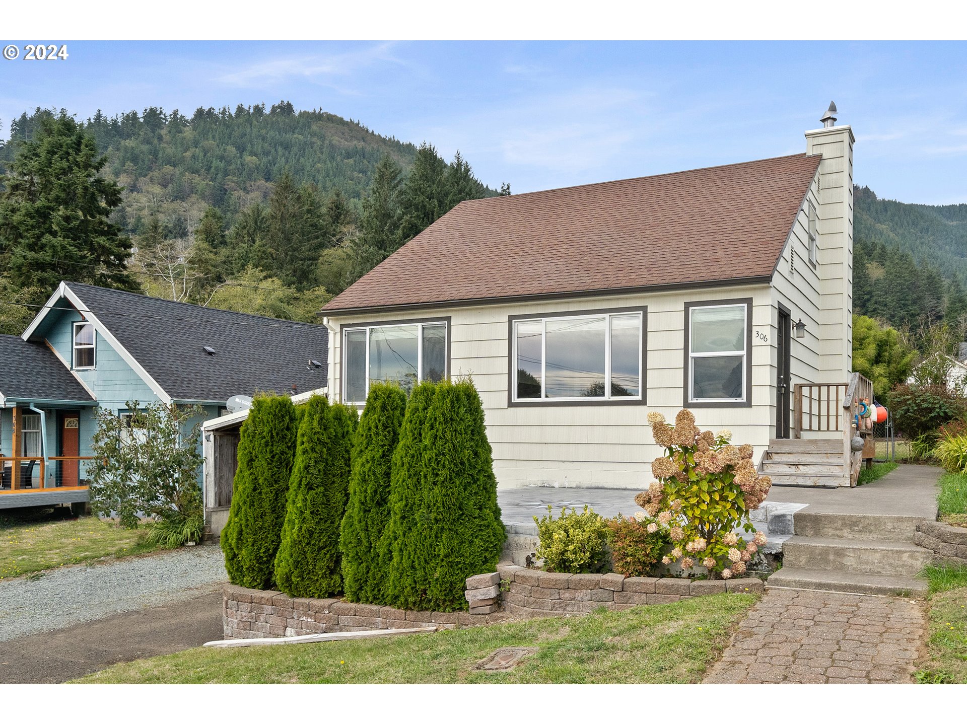 306 Evergreen Avenue Garibaldi, OR 97118 - Photo 1 of 42