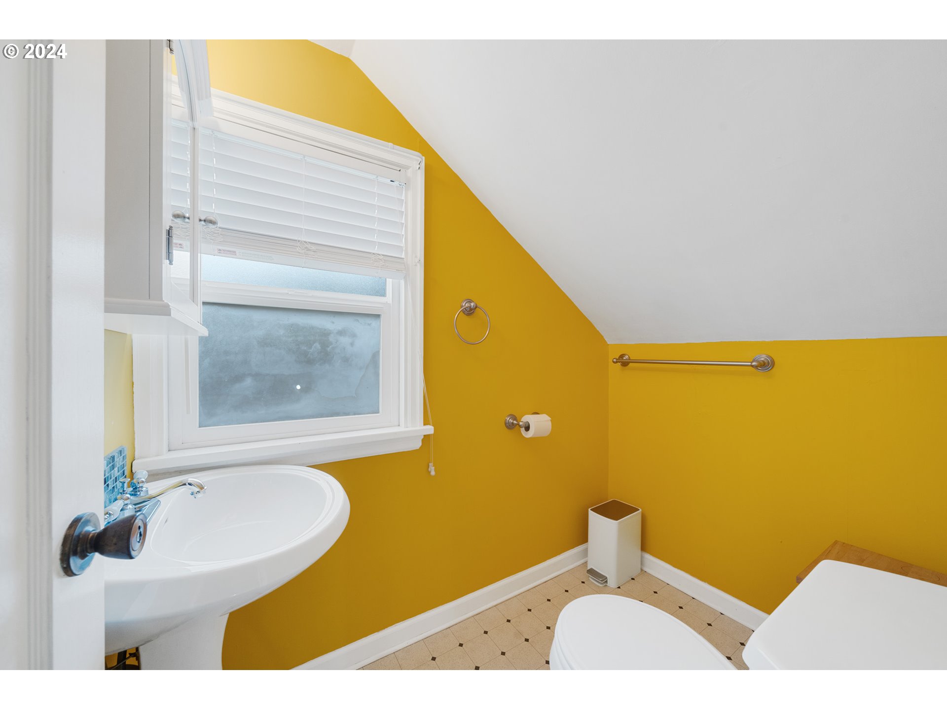 306 Evergreen Avenue Garibaldi, OR 97118 - Photo 27 of 42