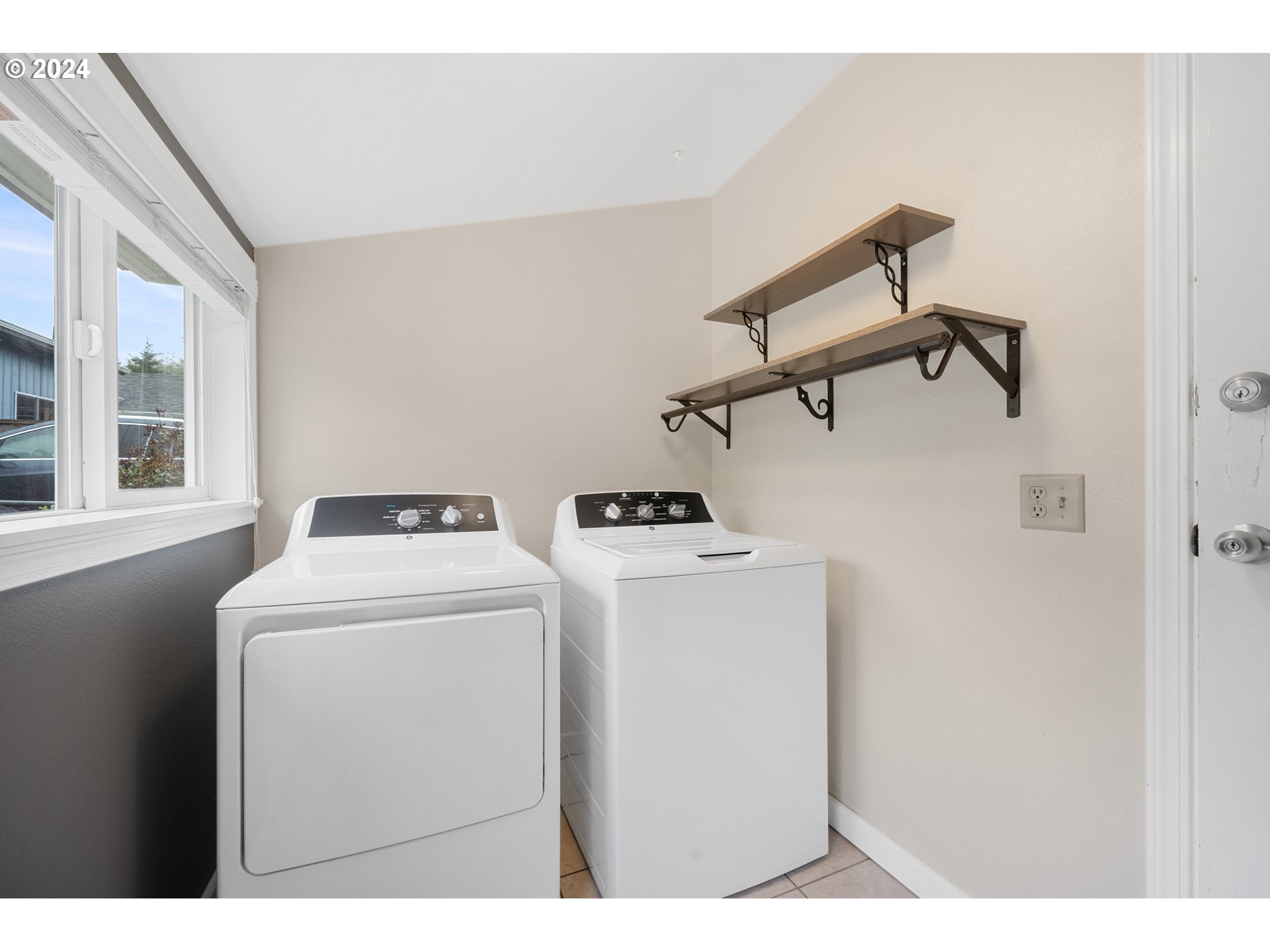 306 Evergreen Avenue Garibaldi, OR 97118 - Photo 28 of 42