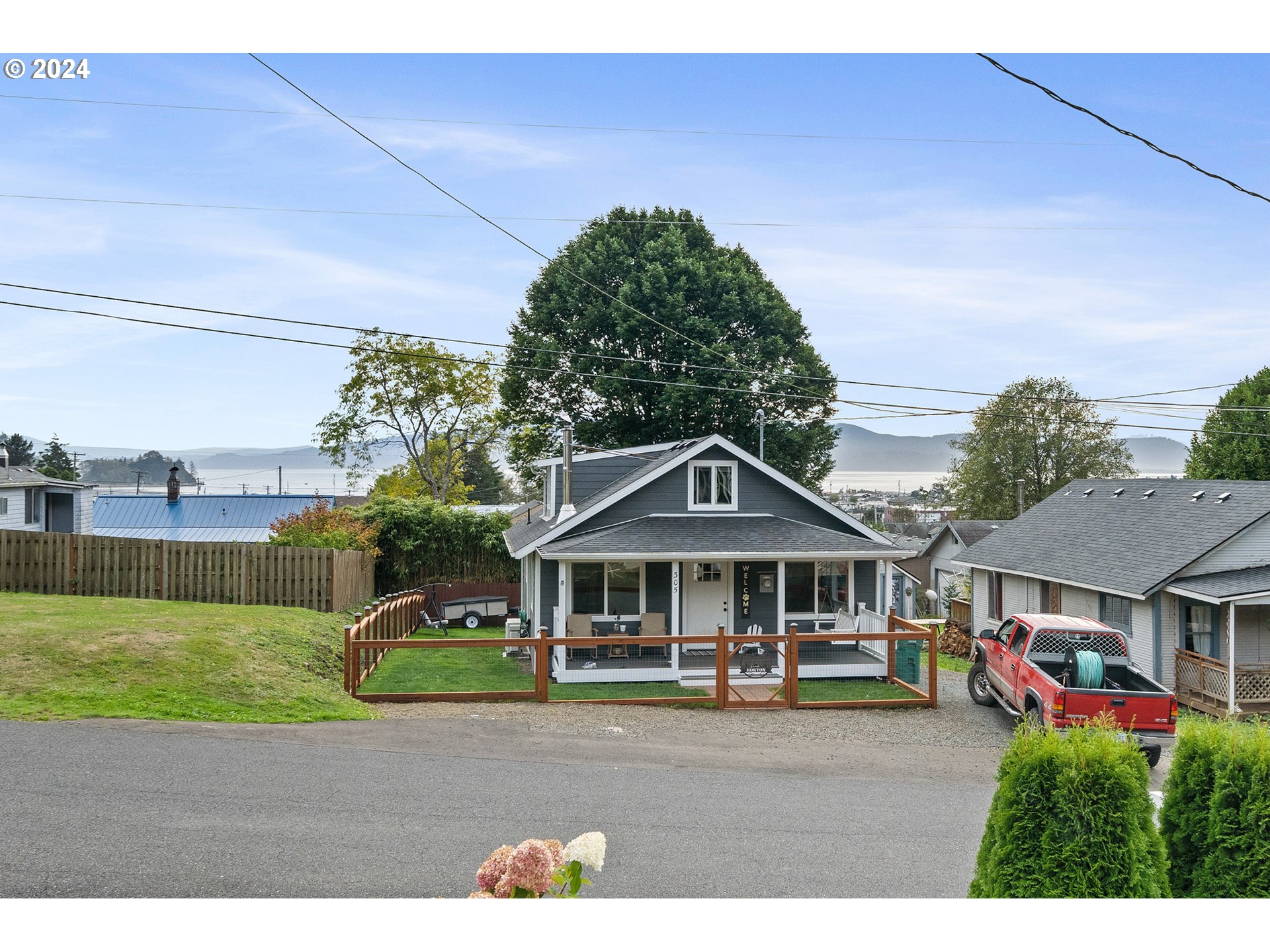 306 Evergreen Avenue Garibaldi, OR 97118 - Photo 37 of 42