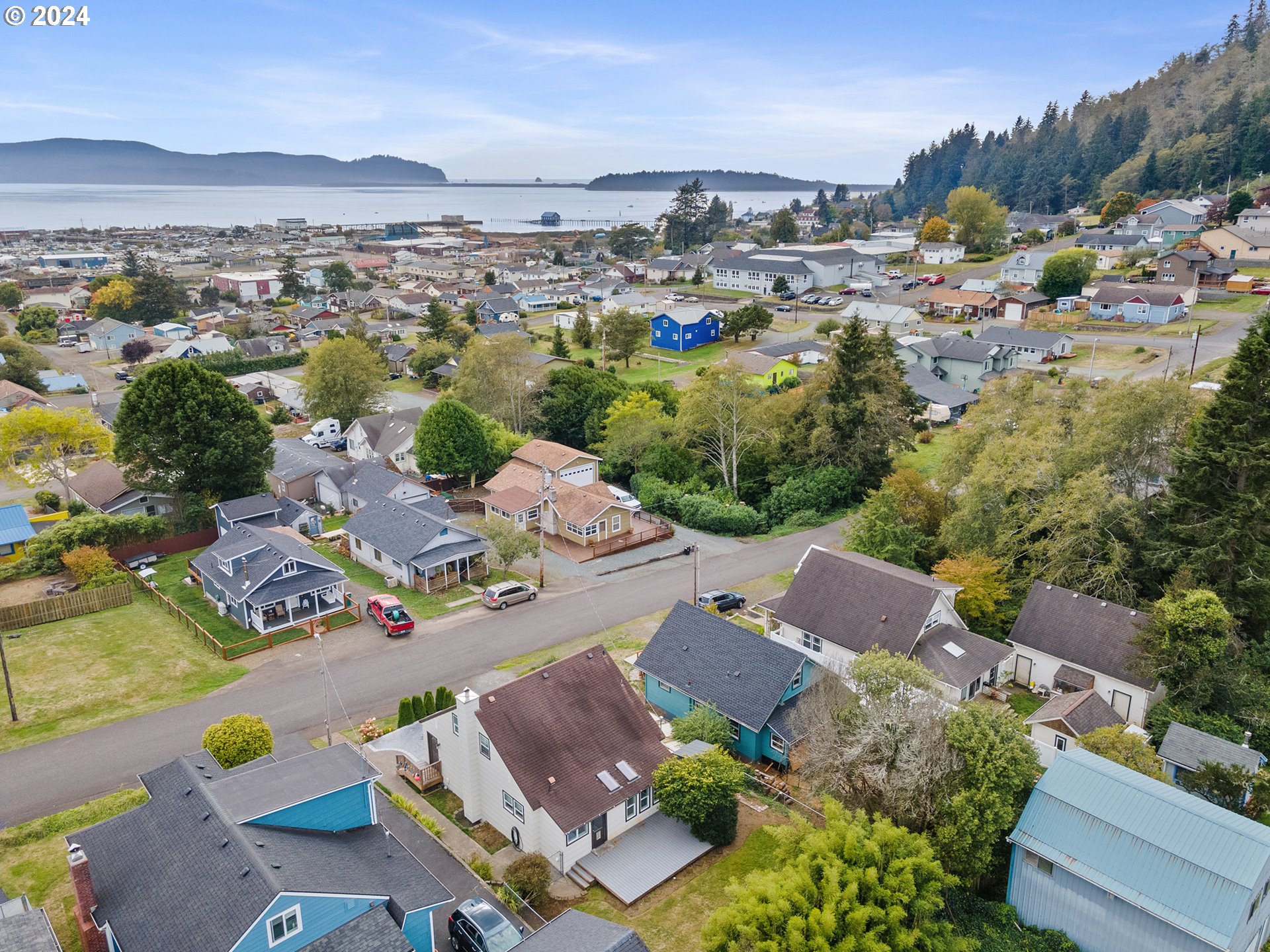 306 Evergreen Avenue Garibaldi, OR 97118 - Photo 38 of 42