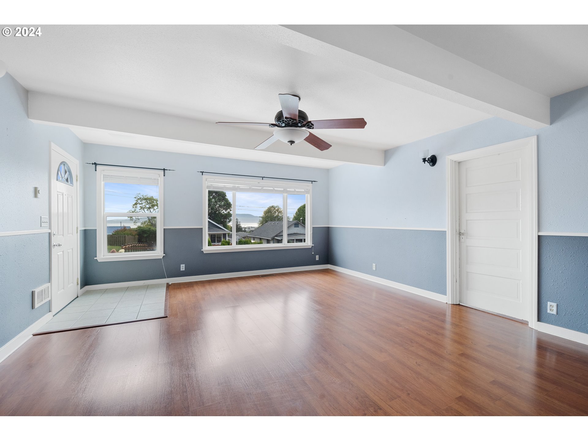 306 Evergreen Avenue Garibaldi, OR 97118 - Photo 6 of 42