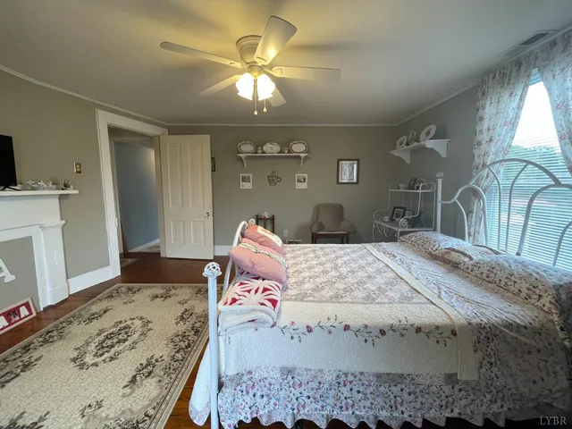 $359,900 | 721 Grove Street, Bedford, VA 24523