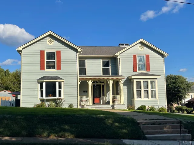 $359,900 | 721 Grove Street, Bedford, VA 24523