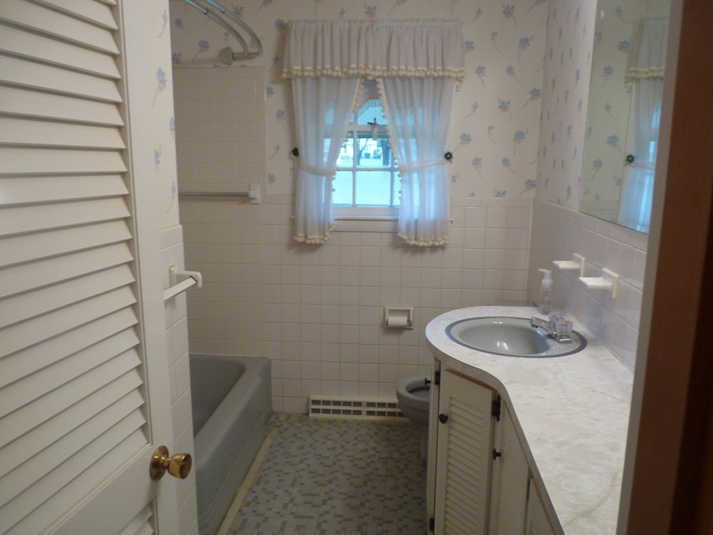 49 Thorndike Road Lowell, MA 01852 - Photo 17 of 23 Gallery Image 17