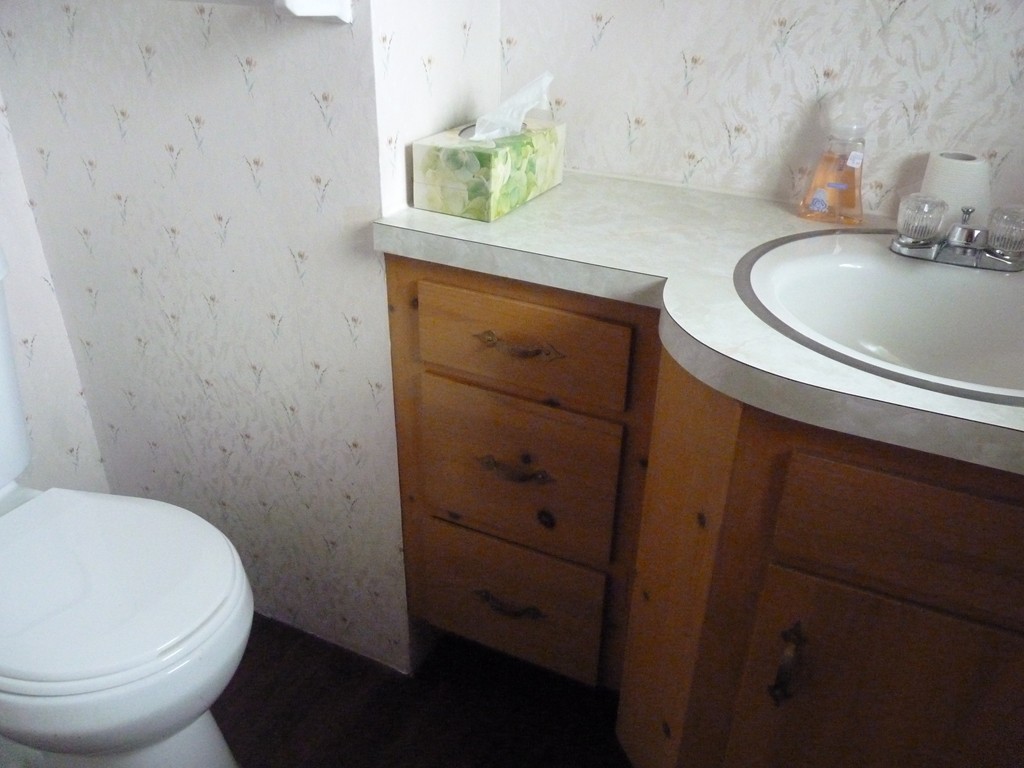 49 Thorndike Road Lowell, MA 01852 - Photo 18 of 23 Gallery Image 18