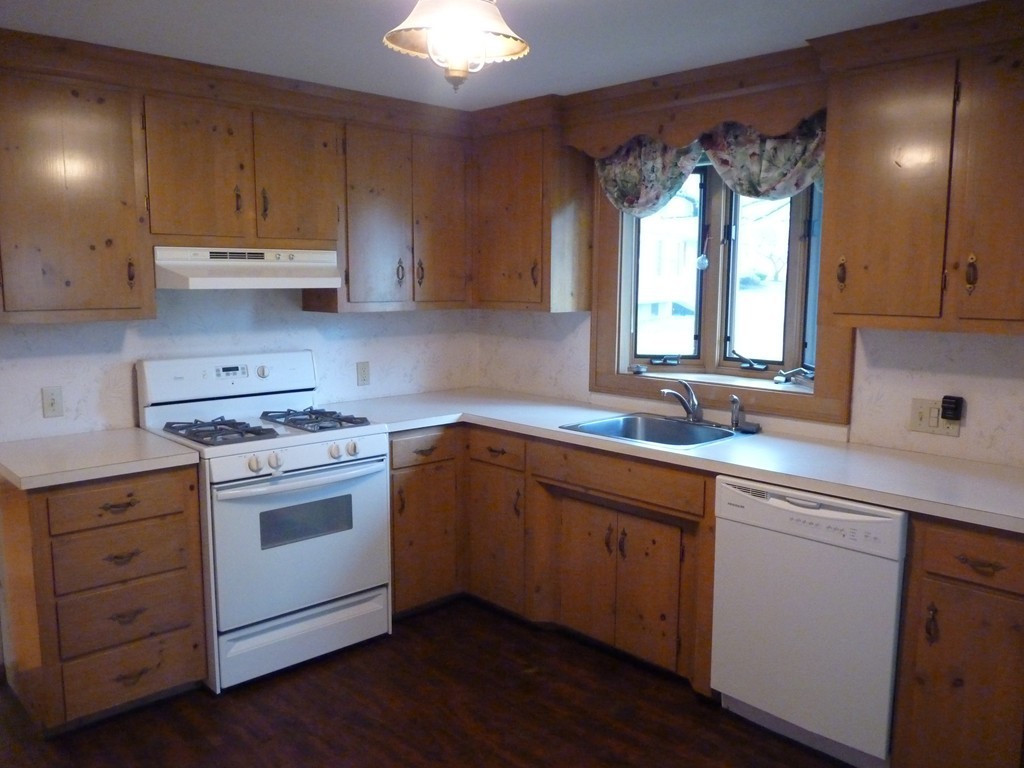49 Thorndike Road Lowell, MA 01852 - Photo 6 of 23 Gallery Image 6