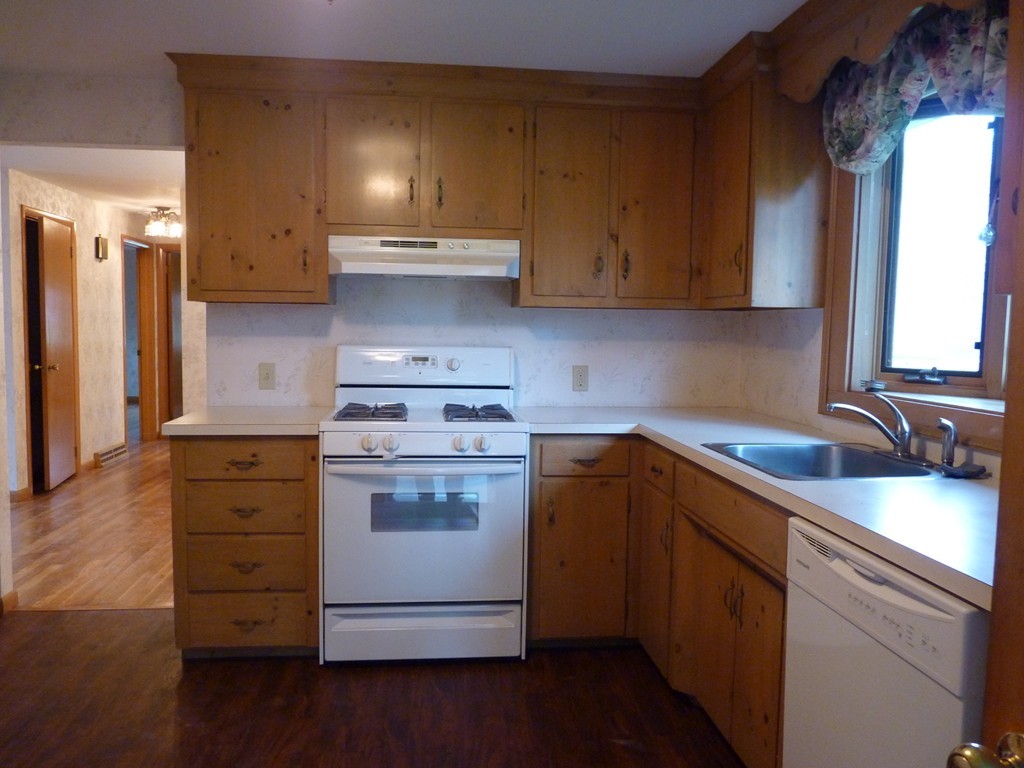 49 Thorndike Road Lowell, MA 01852 - Photo 8 of 23 Gallery Image 8