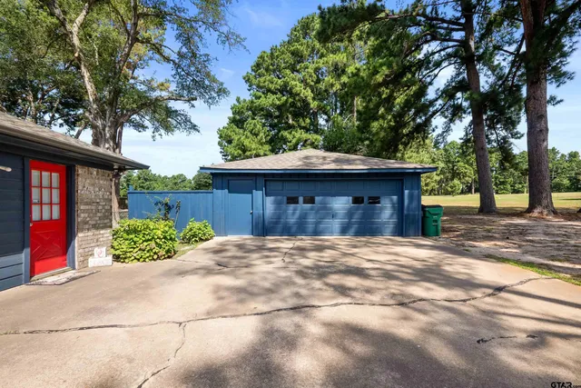 $341,900 | 2293 Anderson Creek, Palestine, TX 75803