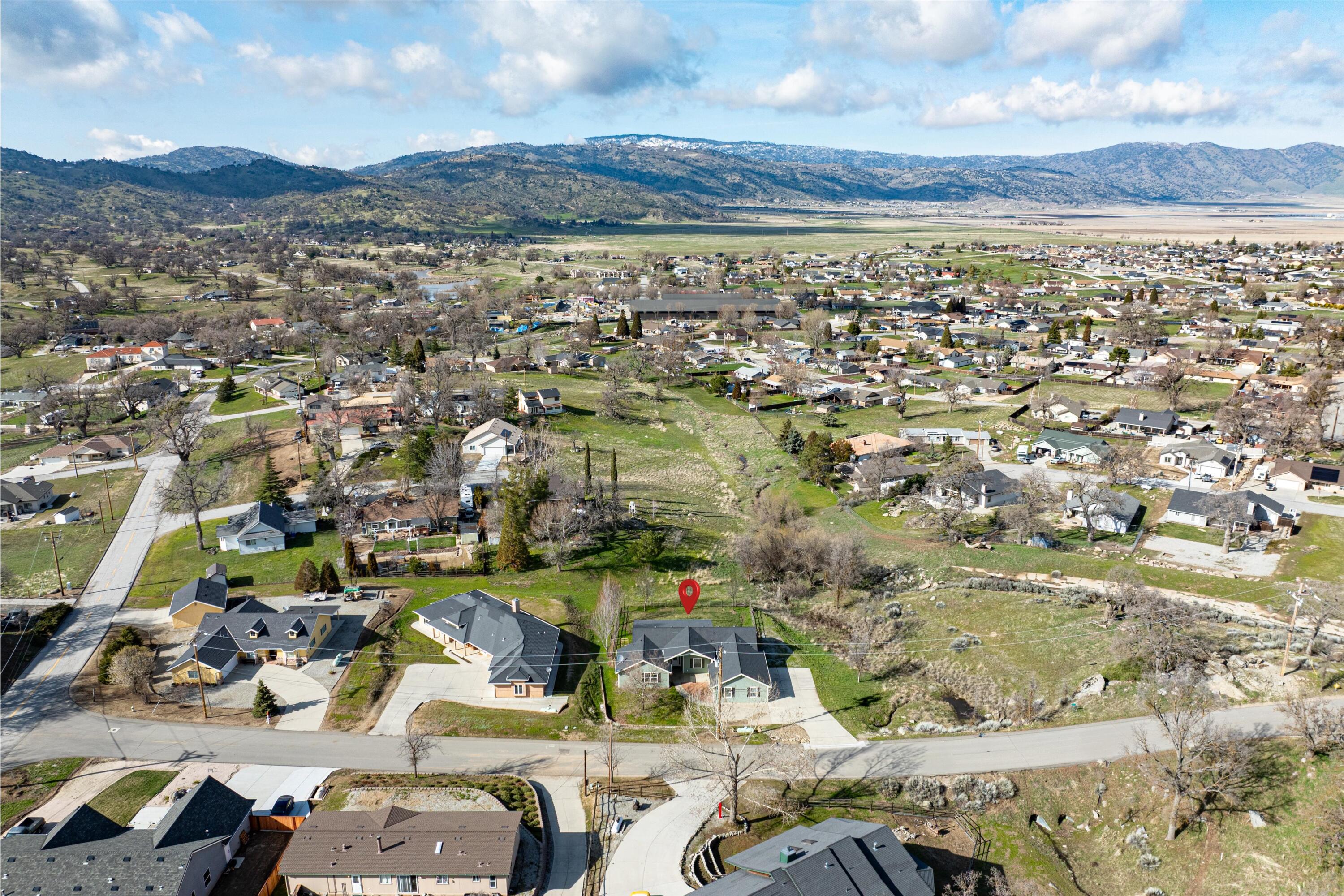 28321 Pimlico Way Tehachapi, CA 93561 - Photo 18 of 23 an aerial view of a city