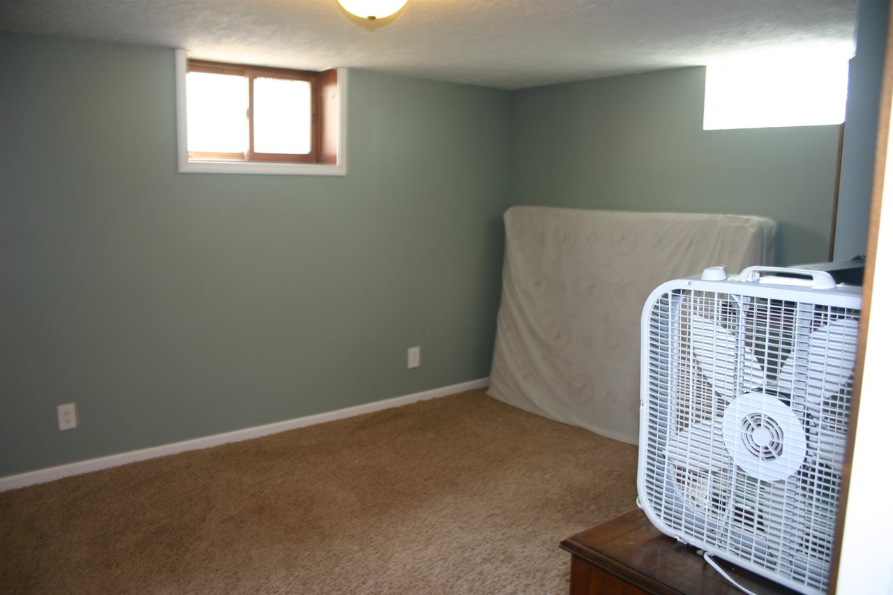 2890 Harvey Street Rochester, MI 48309 - Photo 36 of 42 31300147-36.JPG