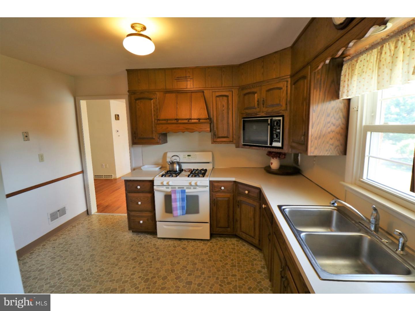 3040 Van Reed Road Reading, PA 19608 - Photo 10 of 15