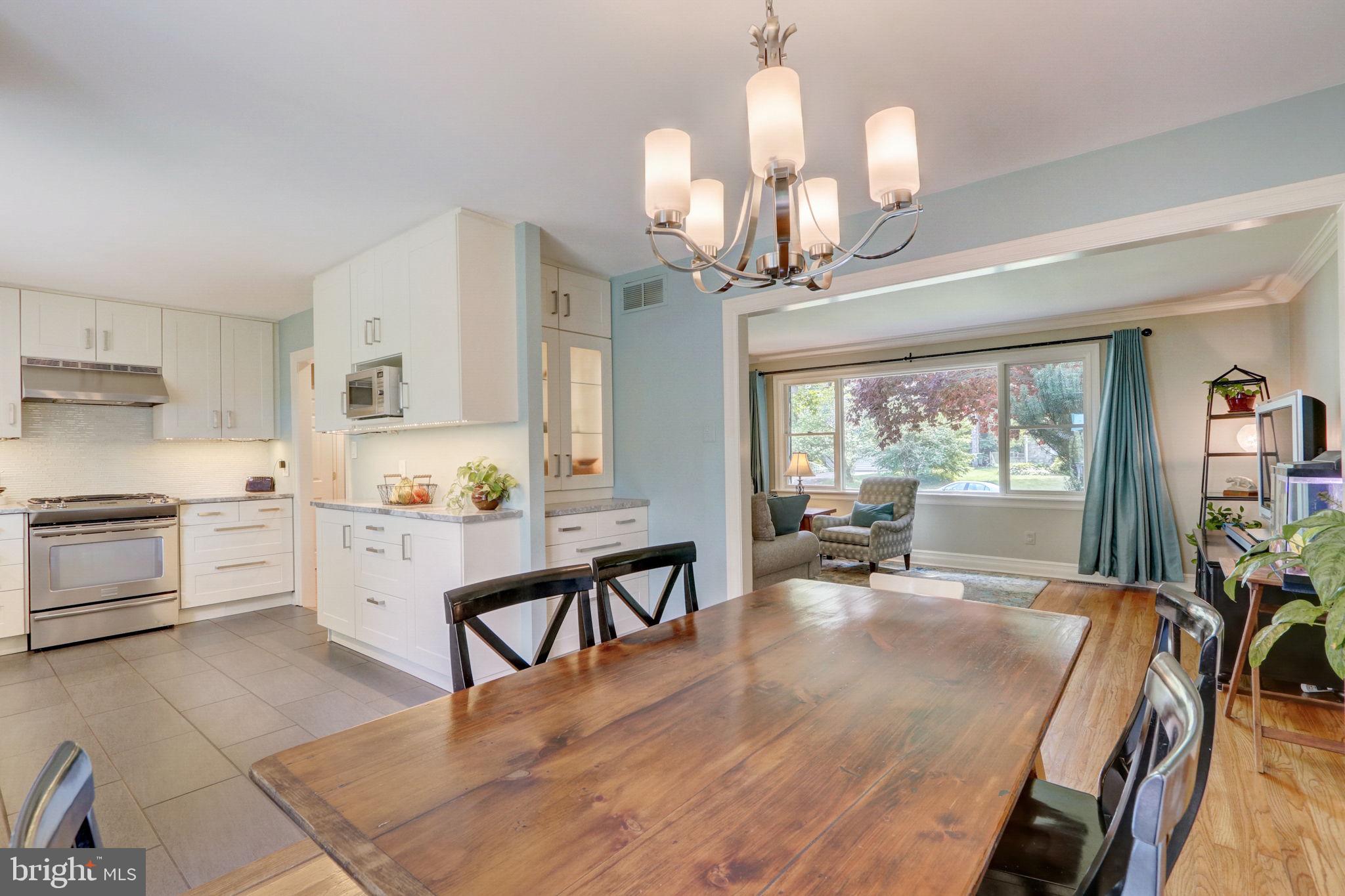 82 Tee Road Oreland, PA 19075 - Photo 12 of 39 Dining room to kitchen & to living room