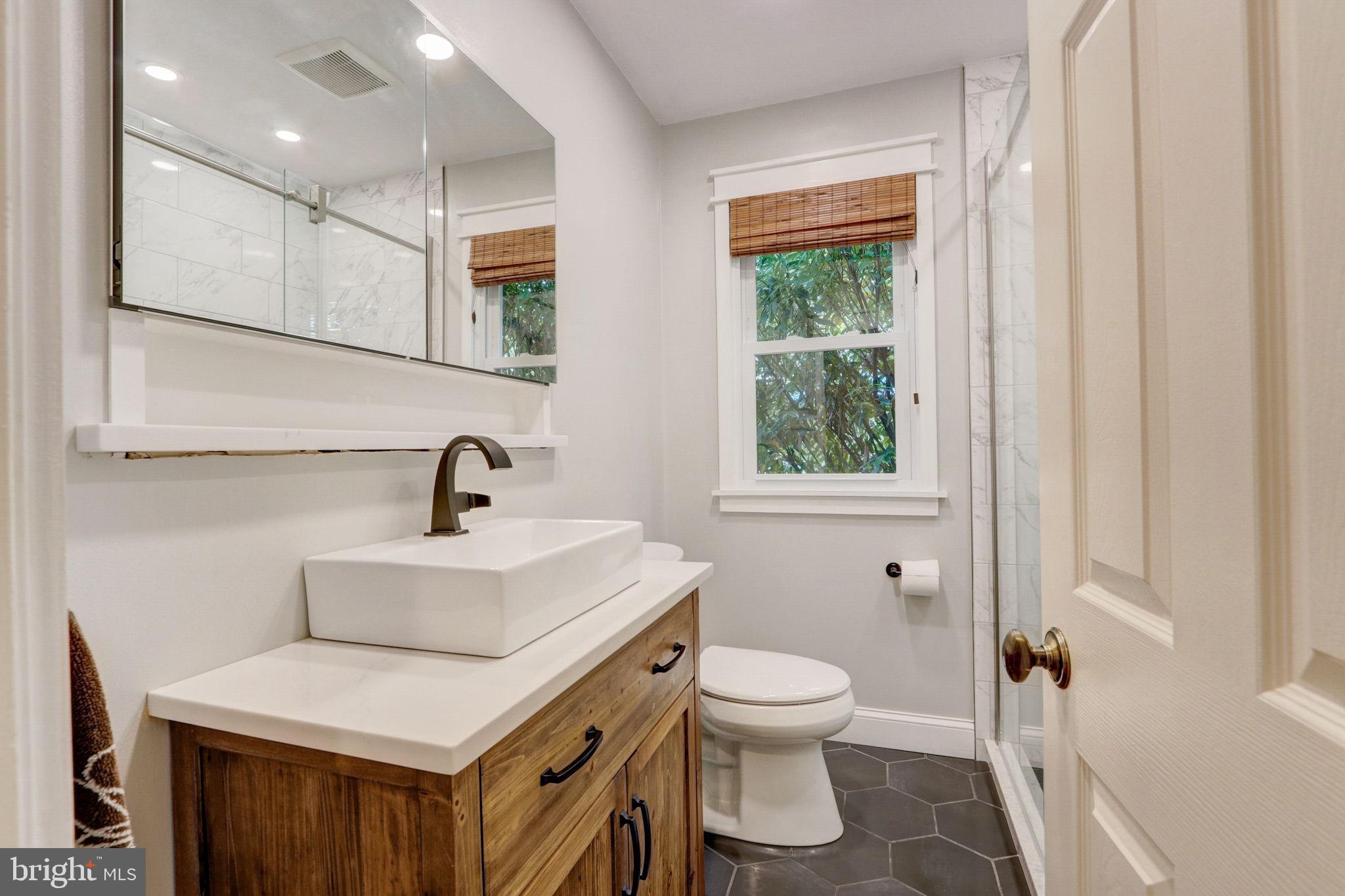 82 Tee Road Oreland, PA 19075 - Photo 13 of 39 1st floor full bath