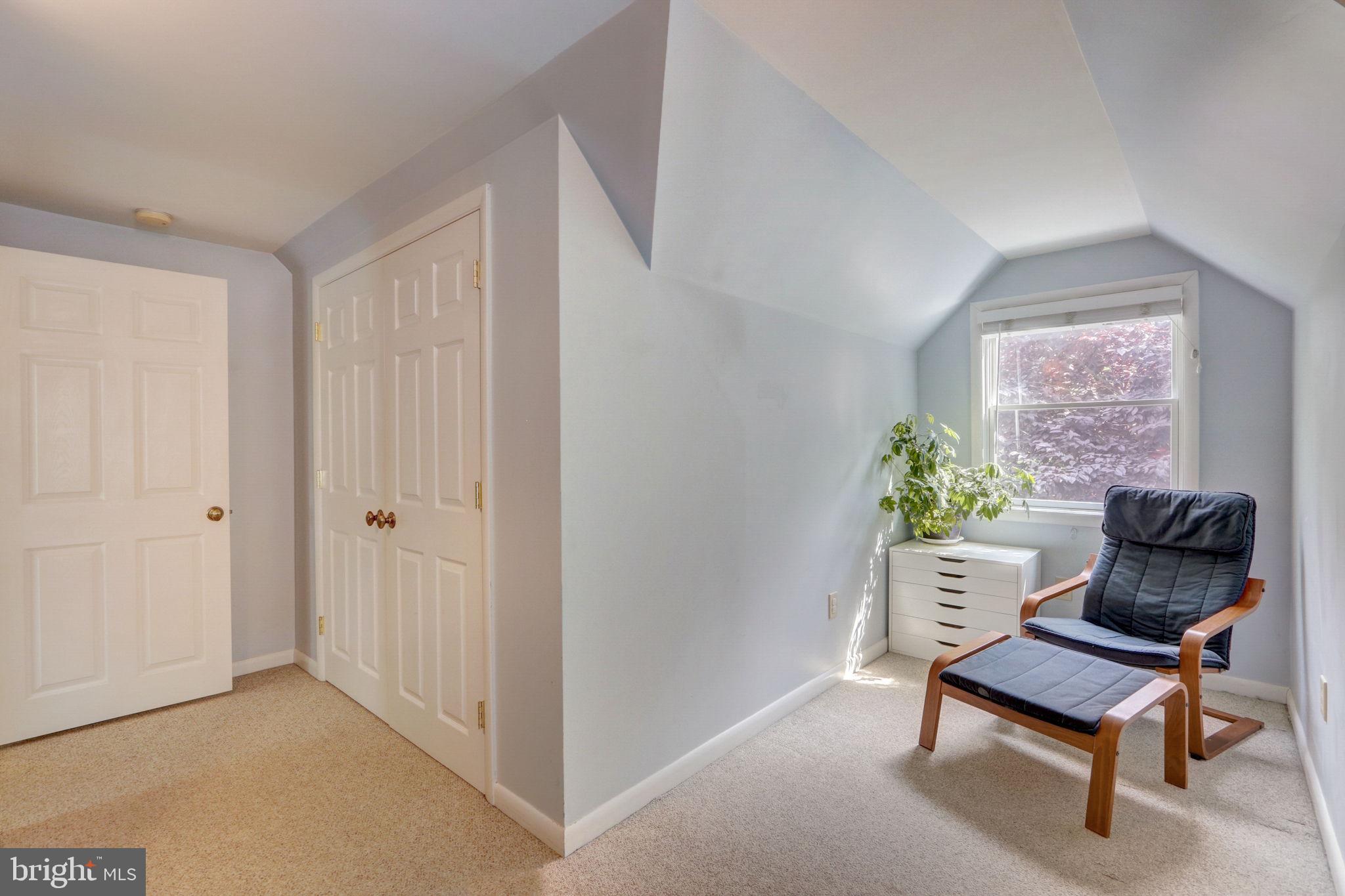 82 Tee Road Oreland, PA 19075 - Photo 23 of 39 Little alcove in bedroom