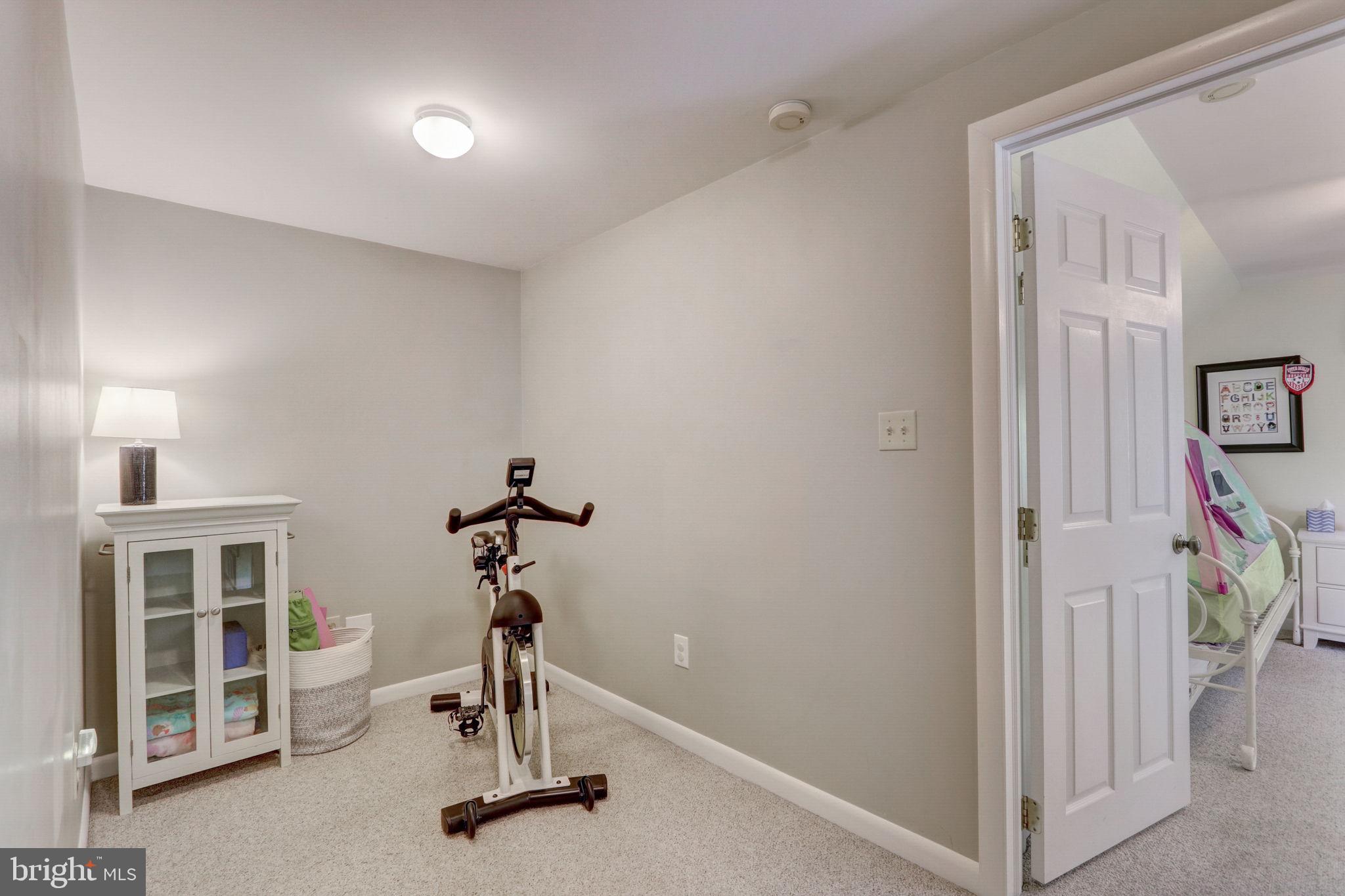 82 Tee Road Oreland, PA 19075 - Photo 26 of 39 2nd floor alcove