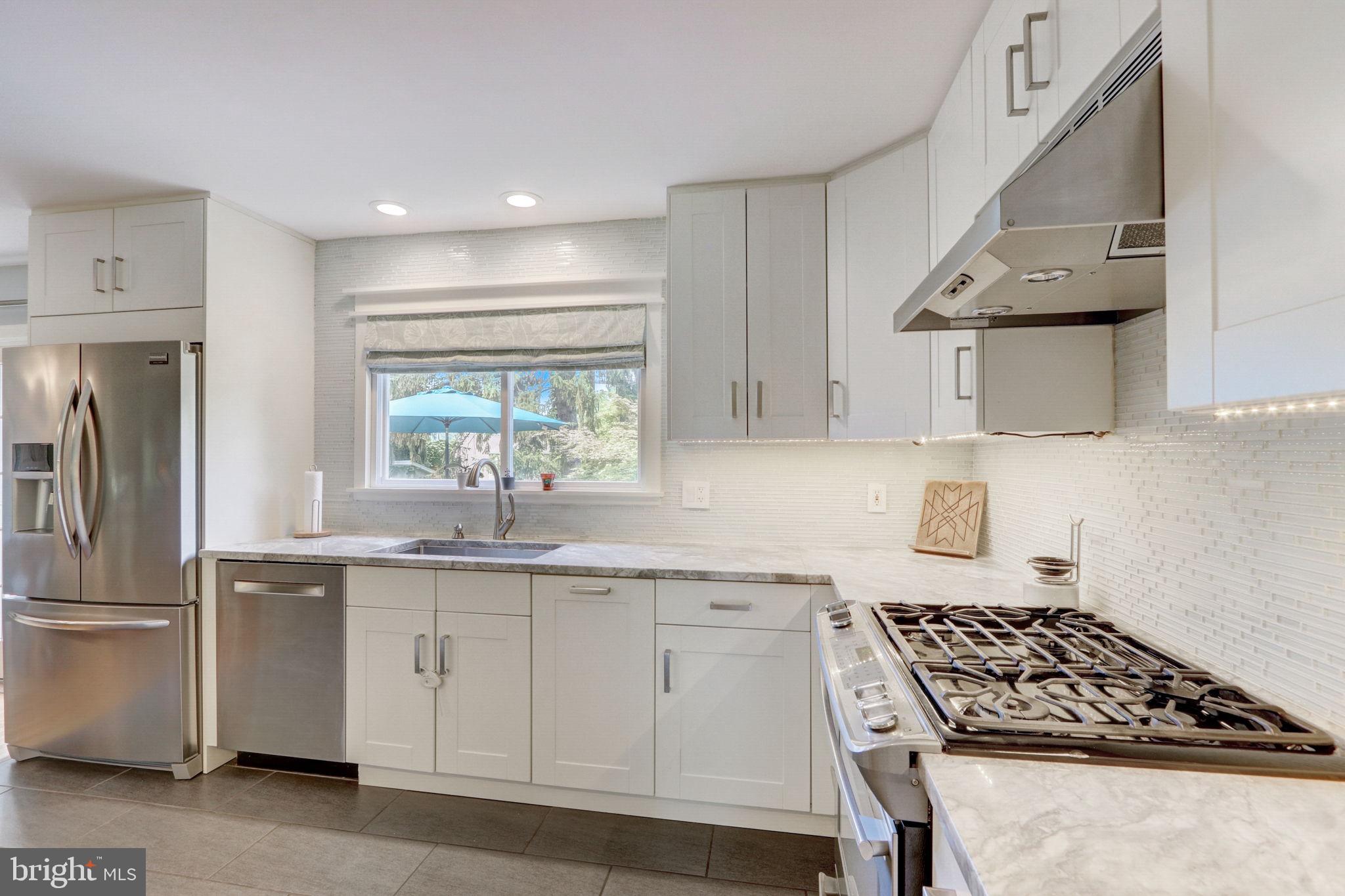 82 Tee Road Oreland, PA 19075 - Photo 6 of 39 Kitchen