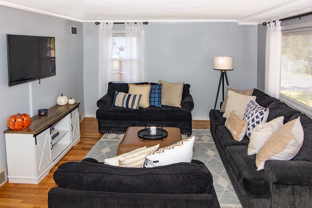 26 Steuben Street Springfield, MA 01151 - Photo 3 of 19 Gallery Image 3