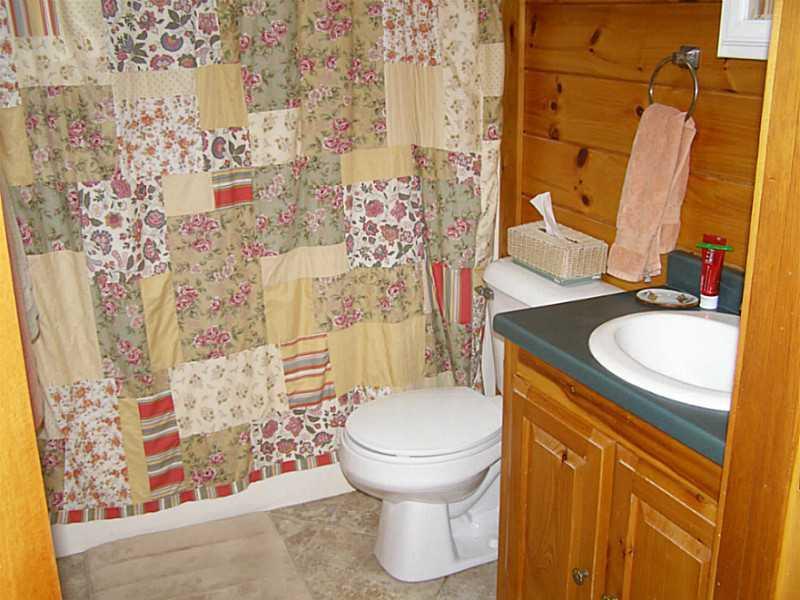 442 River Road Edgecomb, ME 04556 - Photo 11 of 18 Bathroom. Upstairs full Bath