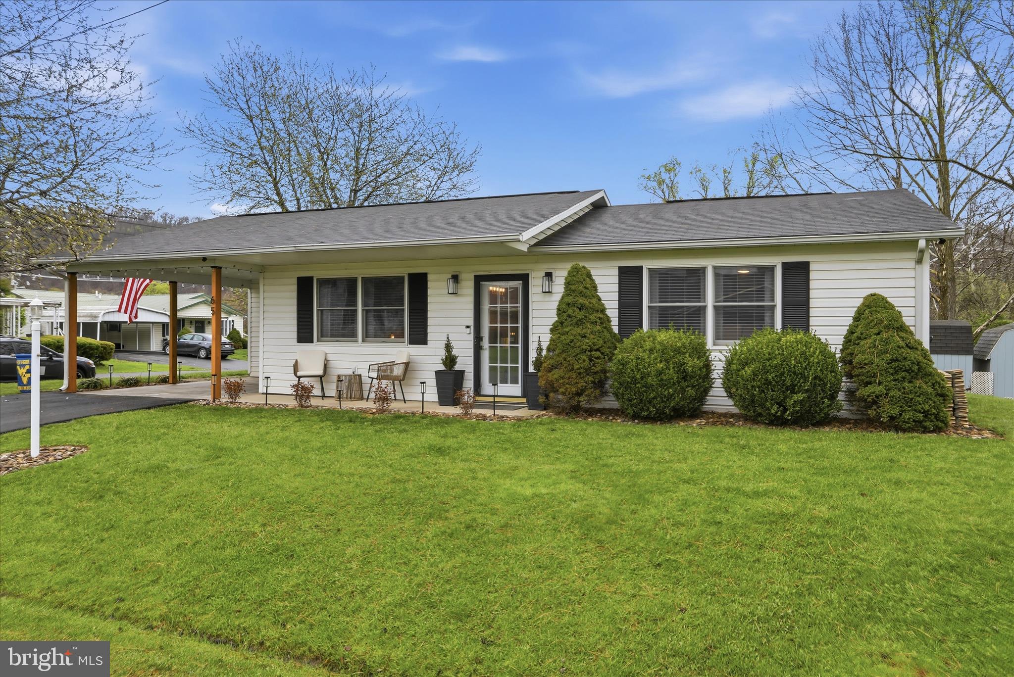 65 South Hummingbird Street Keyser, WV 26726 - Photo 3 of 30