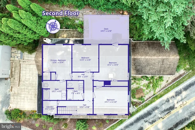 an empty room with a empty space and windows