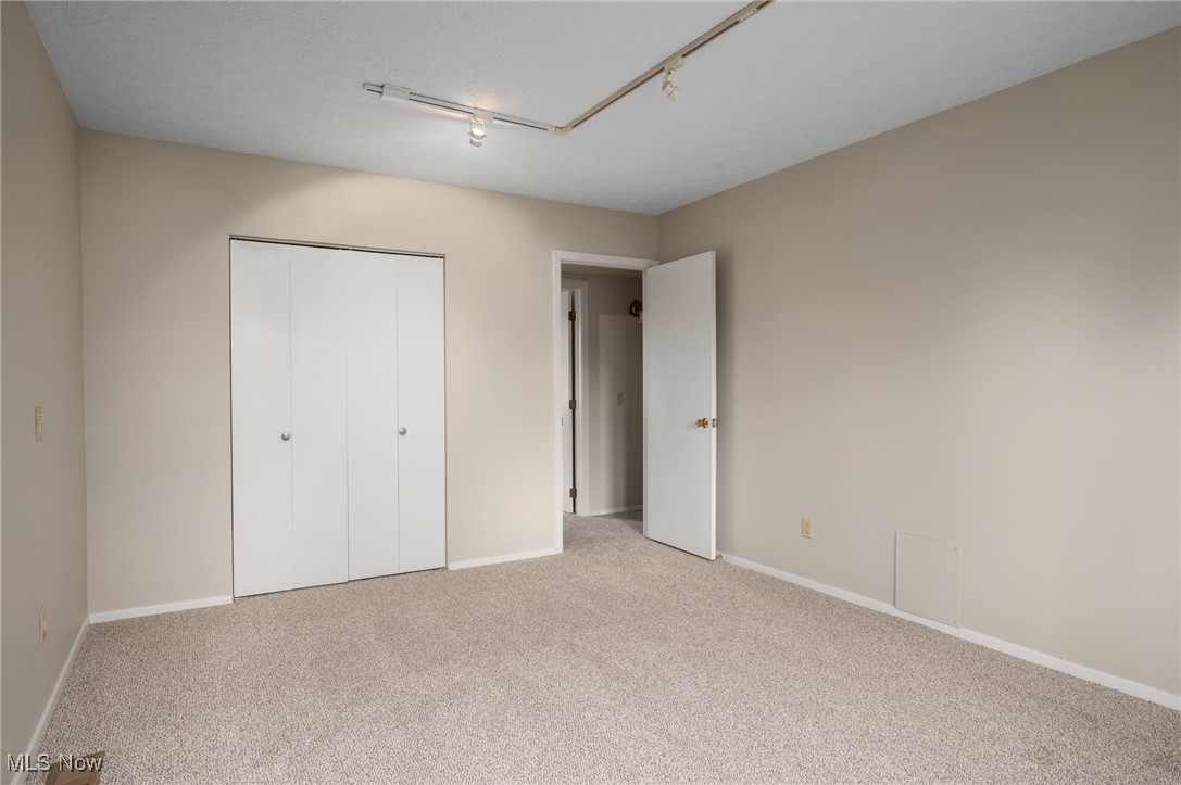 10830 Gate Post Road Strongsville, OH 44149 - Photo 35 of 48 Gallery Image 35