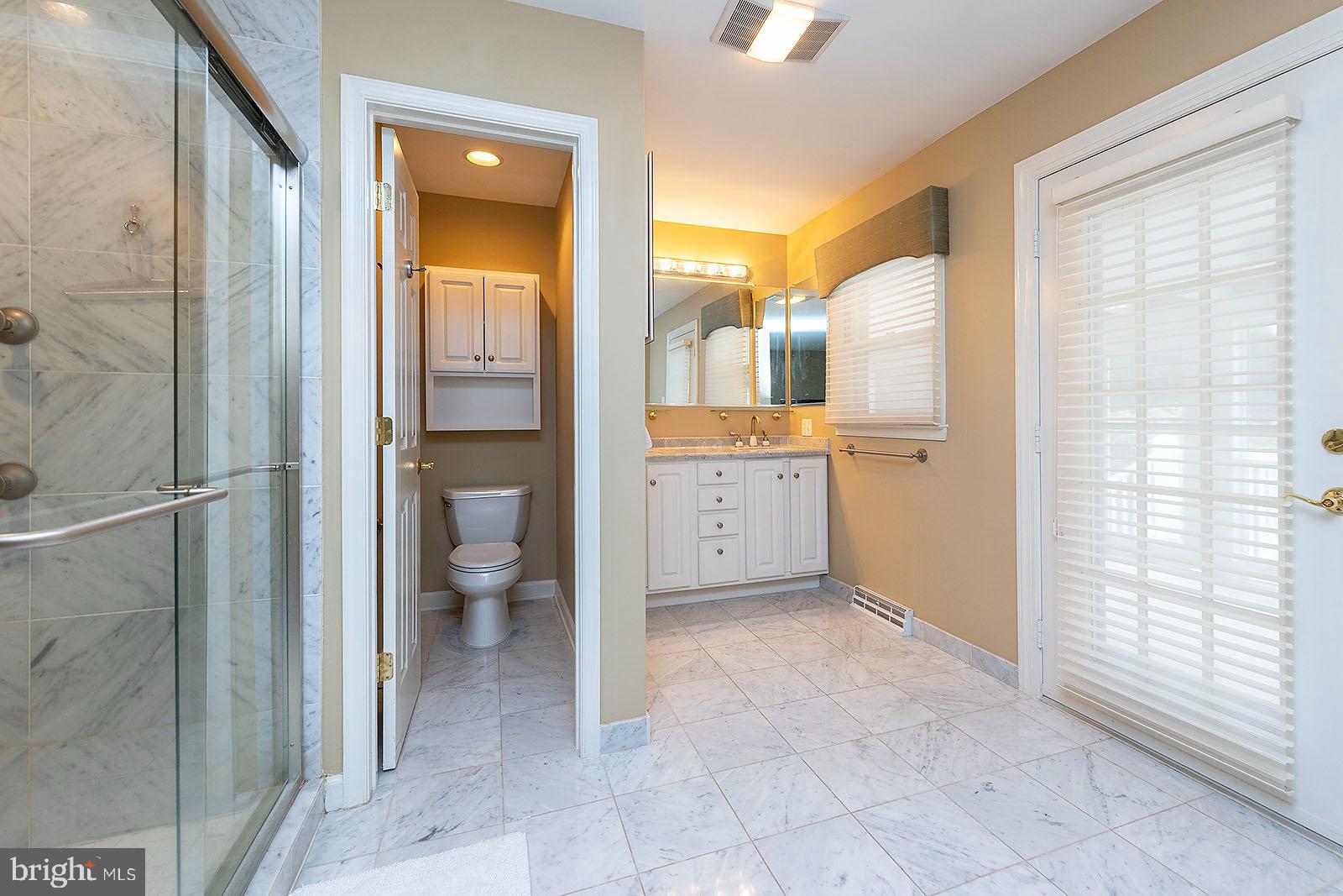 127 Stonebrook Road Winchester, VA 22602 - Photo 25 of 64 Primary bathroom