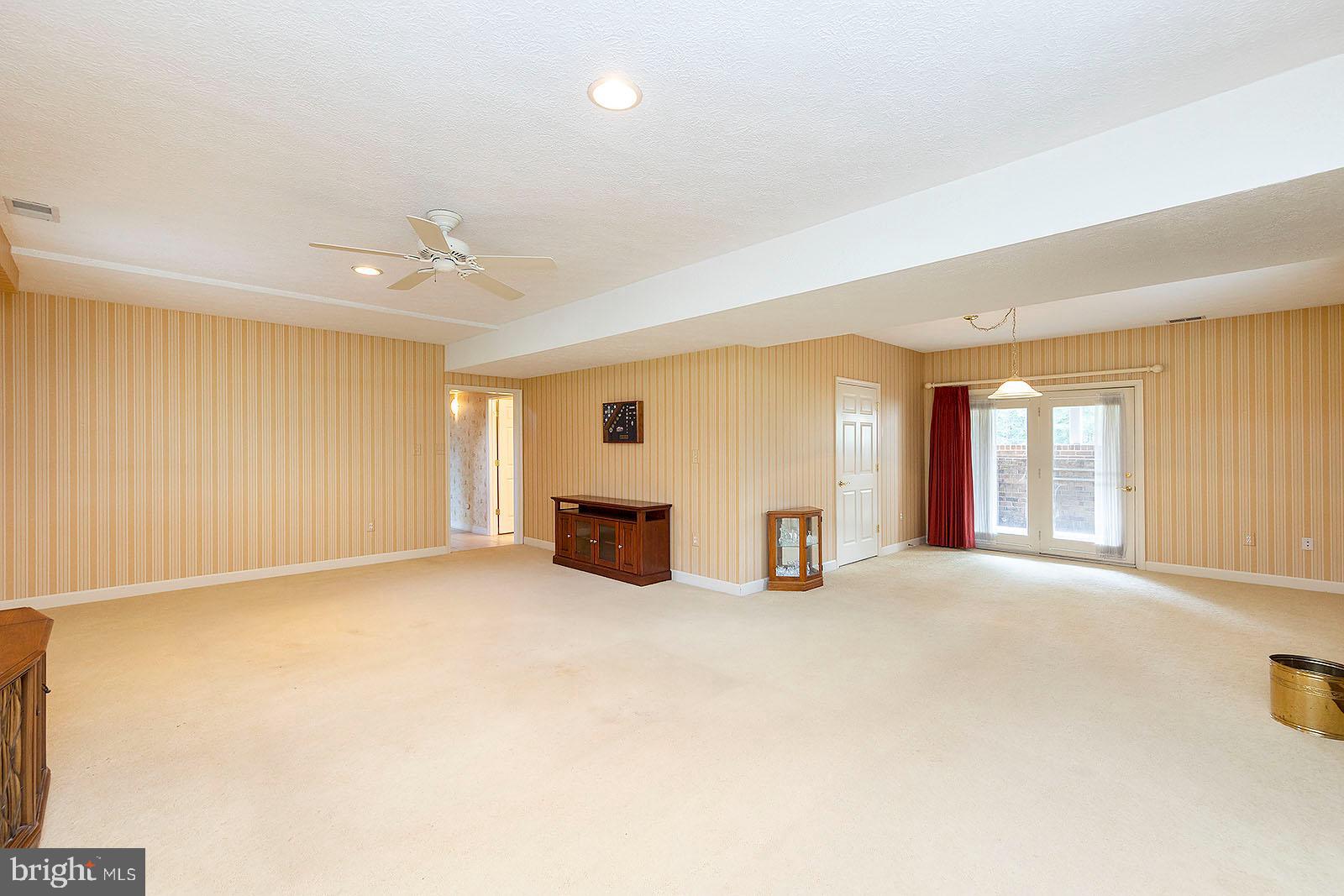 127 Stonebrook Road Winchester, VA 22602 - Photo 39 of 64 Family room