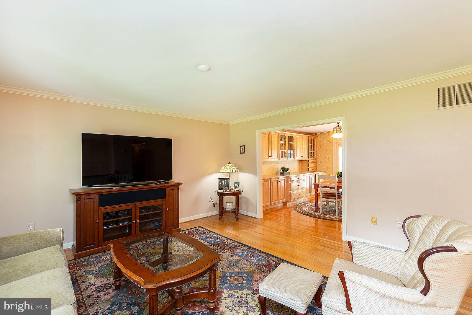 127 Stonebrook Road Winchester, VA 22602 - Photo 8 of 64 Living room