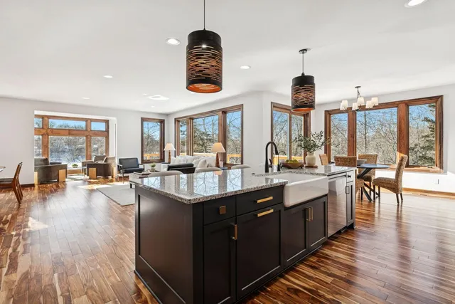 $2,345,000 | 5534 Conifer Trail, Minnetonka, MN 55345