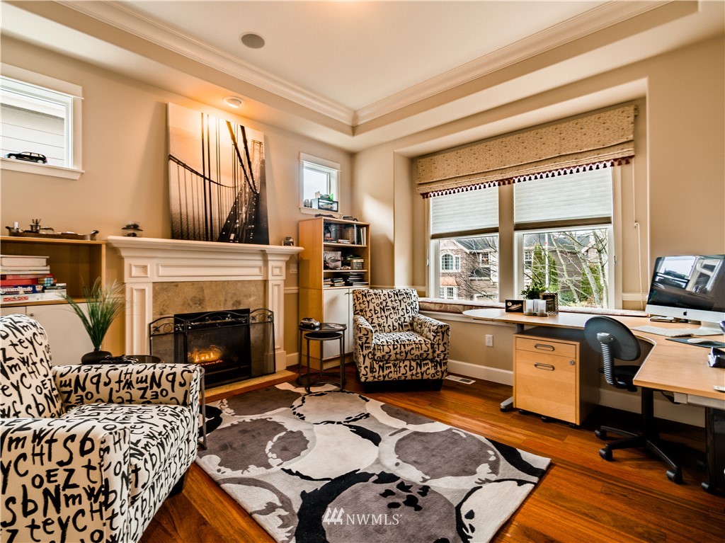 719 South 38th Court Renton, WA 98055 - Photo 2 of 25 Gallery Image 2