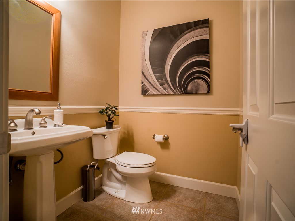 719 South 38th Court Renton, WA 98055 - Photo 12 of 25 Gallery Image 12