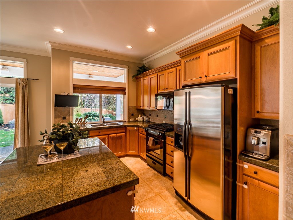 719 South 38th Court Renton, WA 98055 - Photo 6 of 25 Gallery Image 6