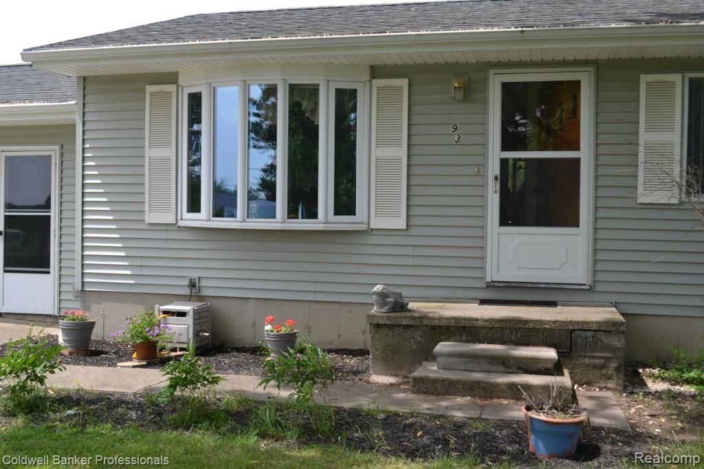 1939 Mayfield Road Lapeer, MI 48446 - Photo 3 of 23