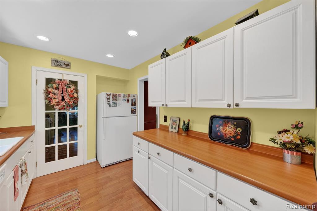 17386 Beverly Road Beverly Hills, MI 48025 - Photo 10 of 28
