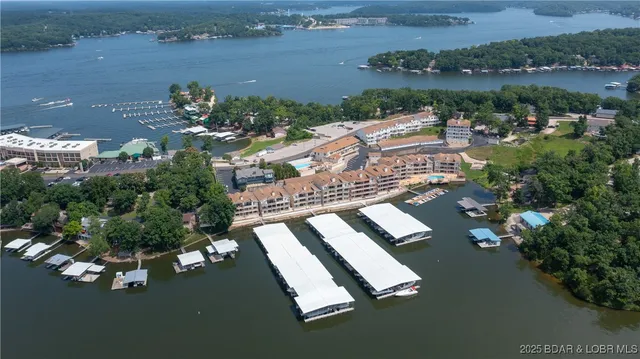 $299,000 | 86 Aqua Finn Drive, Unit 4A, Lake Ozark, MO 65049