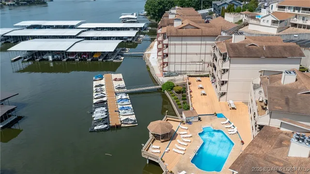 $299,000 | 86 Aqua Finn Drive, Unit 4A, Lake Ozark, MO 65049