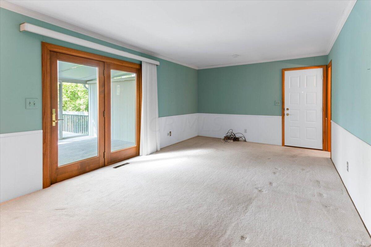 5995 Whitman Road Columbus, OH 43213 - Photo 30 of 36 30-Living