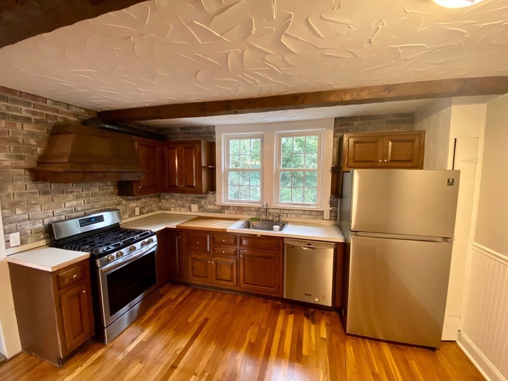 18 Hillcrest Road Milton, MA 02186 - Photo 9 of 16