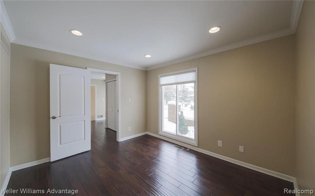 36932 Fox Run Farmington Hills, MI 48331 - Photo 7 of 37