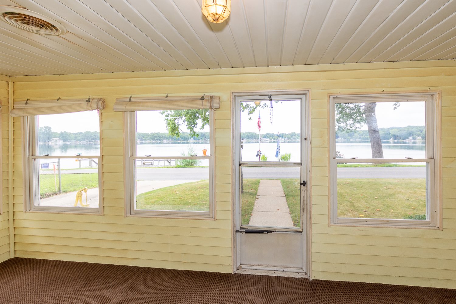 51705 East County Line Road Middlebury, IN 46540 - Photo 6 of 33 Gallery Image 6
