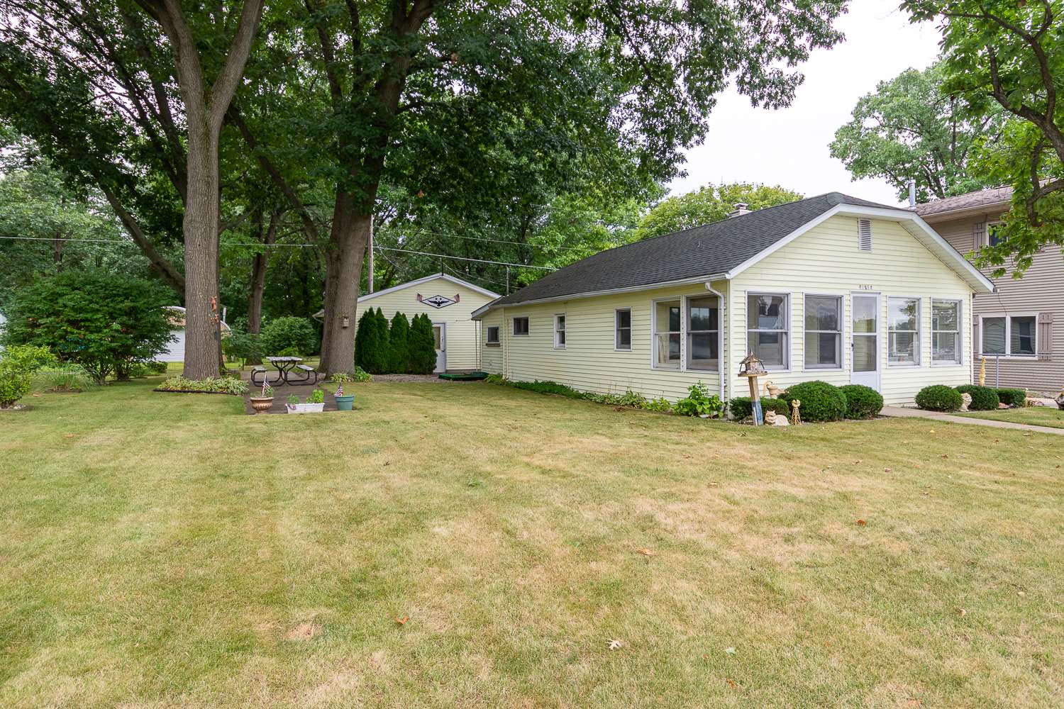 51705 East County Line Road Middlebury, IN 46540 - Photo 10 of 33 Gallery Image 10