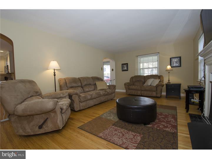 58 West Princeton Road Bala Cynwyd, PA 19004 - Photo 5 of 25 Living Room