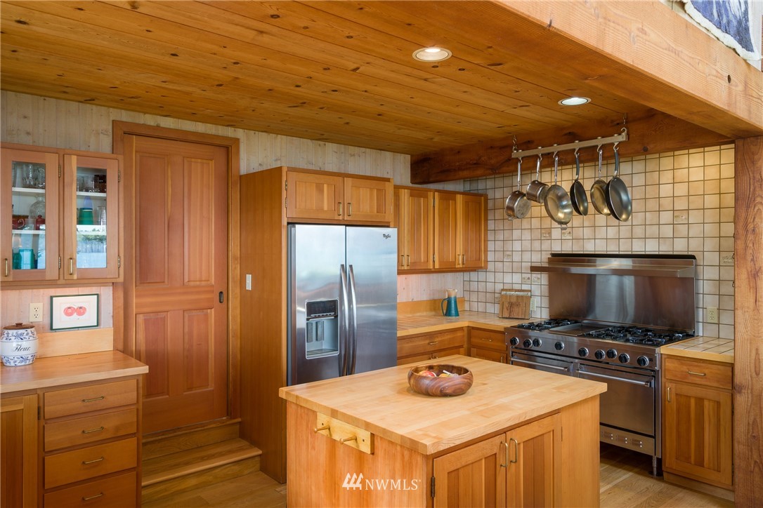 2089 Bakerview Road Lopez Island, WA 98261 - Photo 14 of 33