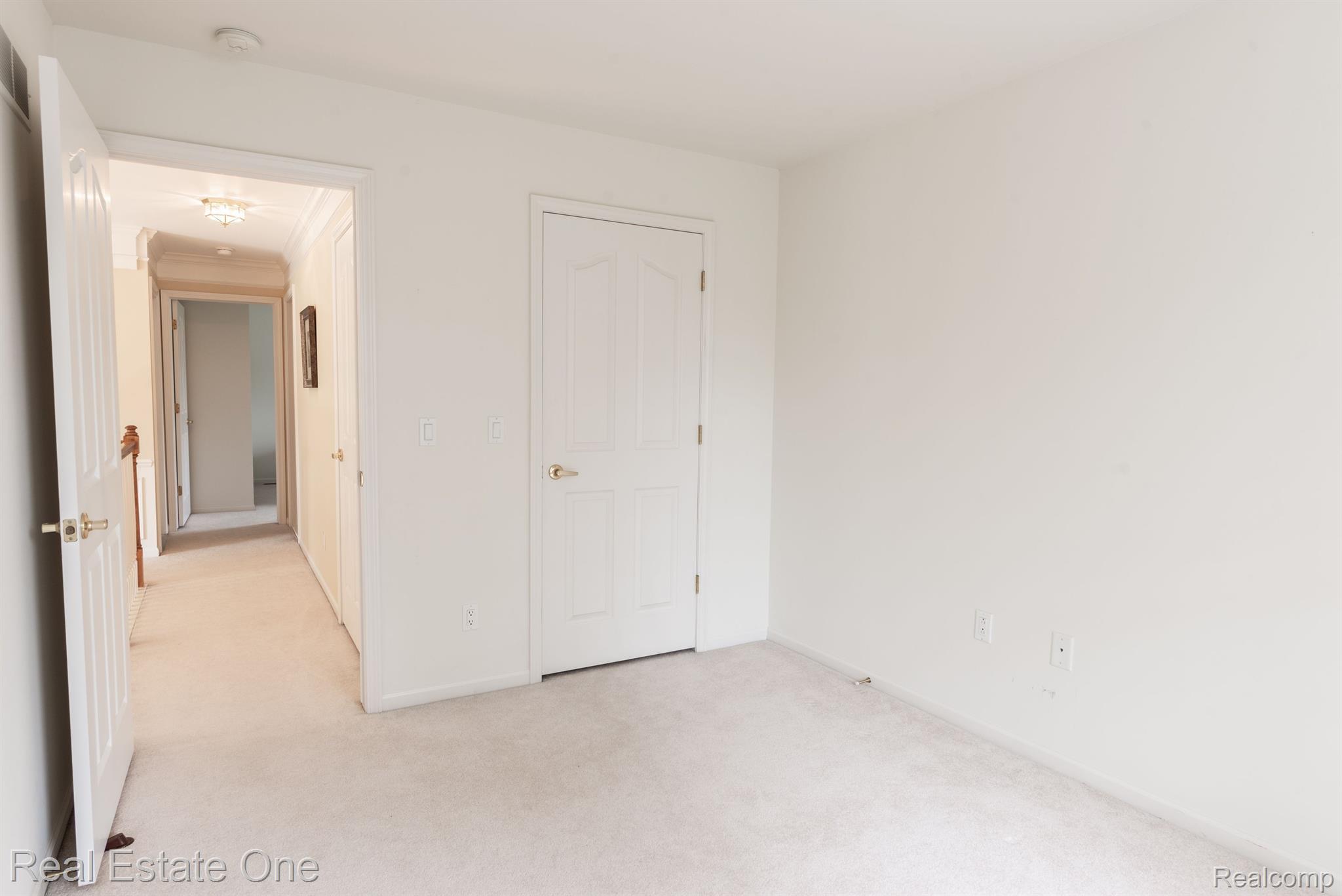 1941 Dunham Drive Rochester, MI 48306 - Photo 16 of 21 3rd Bedroom S