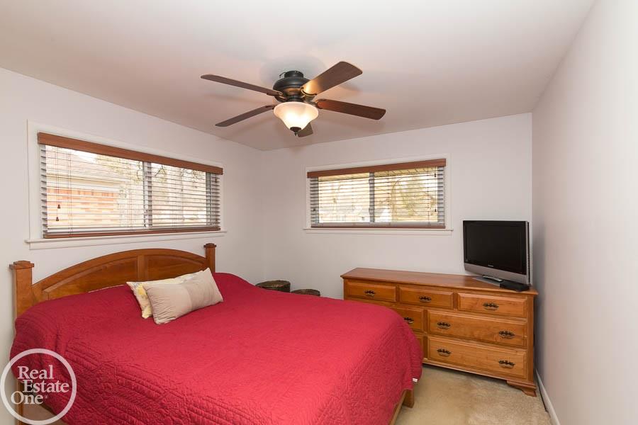 291 Maplehill Road Rochester Hills, MI 48306 - Photo 15 of 18