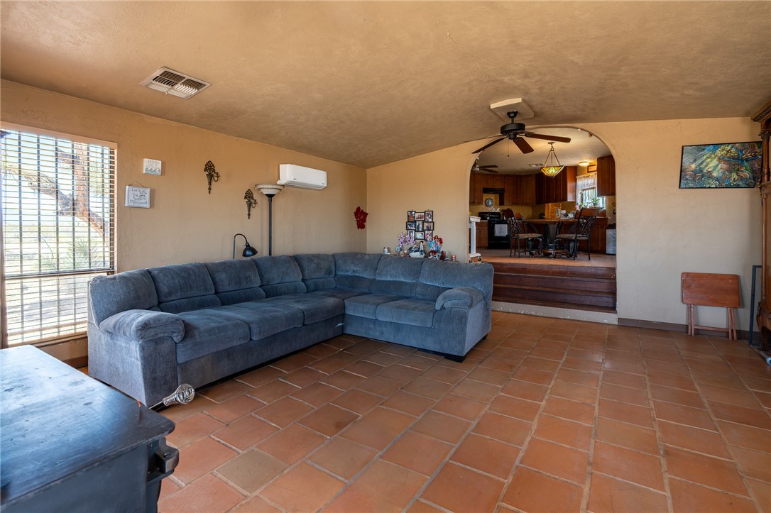 17685 South Jesse James Road Yucca, AZ 86438 - Photo 10 of 30