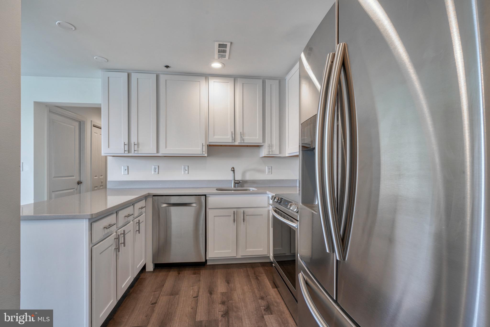 2702 Lighthouse Point East, Unit 626 Baltimore, MD 21224 - Photo 11 of 48