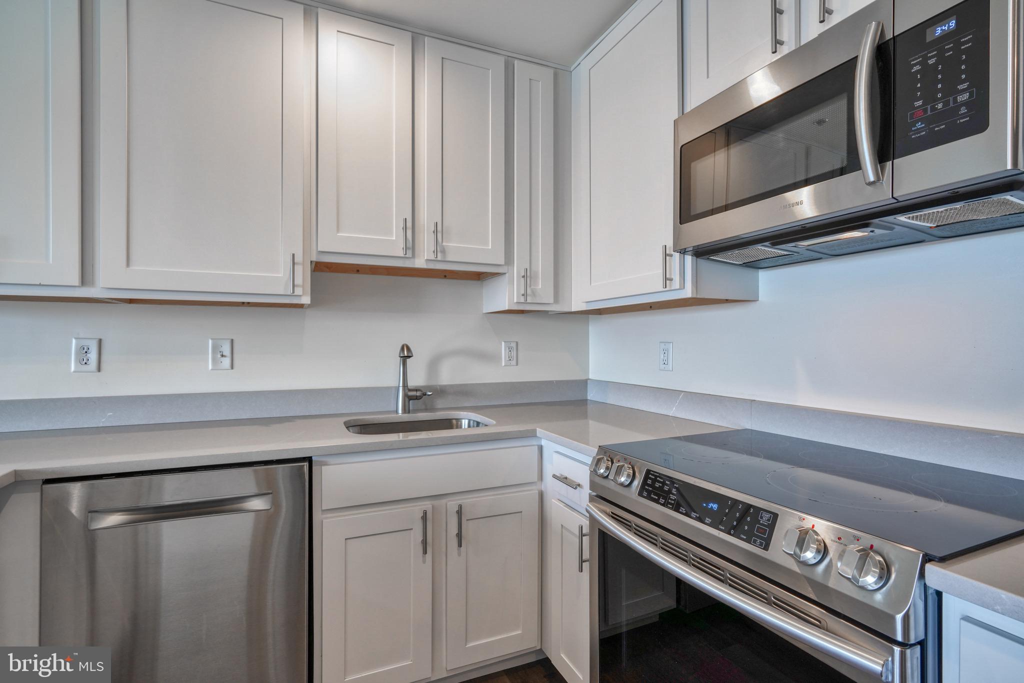 2702 Lighthouse Point East, Unit 626 Baltimore, MD 21224 - Photo 13 of 48