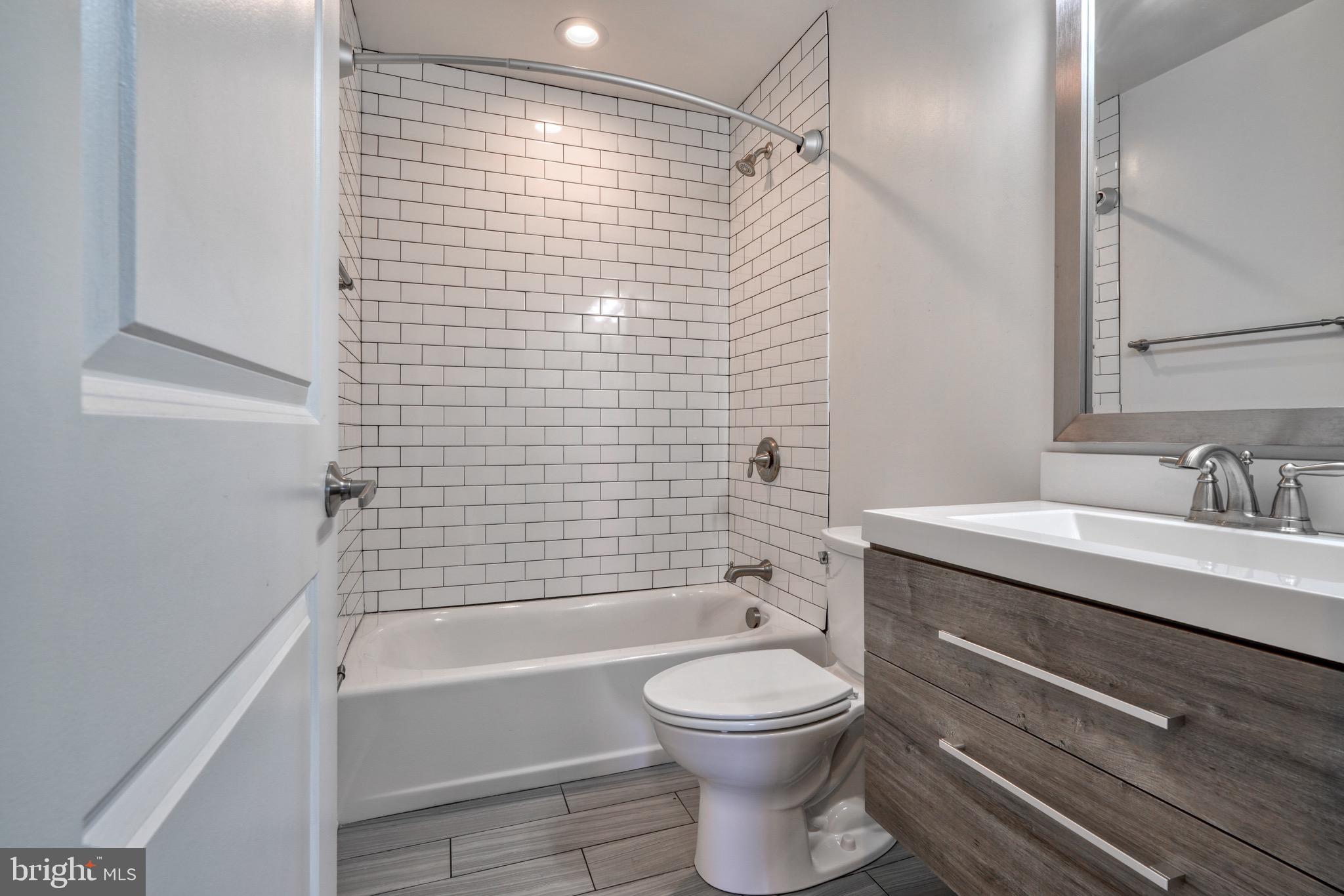 2702 Lighthouse Point East, Unit 626 Baltimore, MD 21224 - Photo 22 of 48